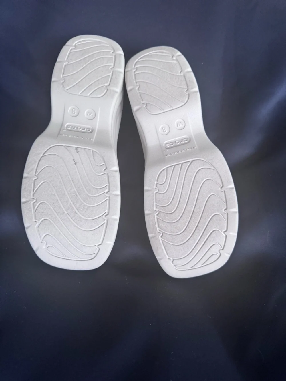 CROCS Women's Skyline Slide in Bone - Picture 4 of 7